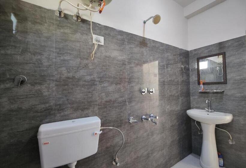 Economy Triple Room, Breathe Inn