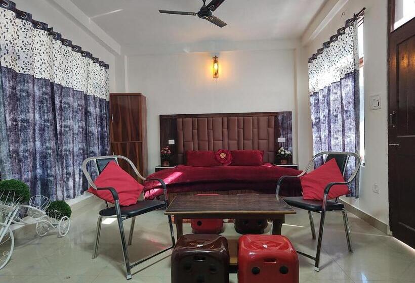 اتاق خانوادگی, Breathe Inn