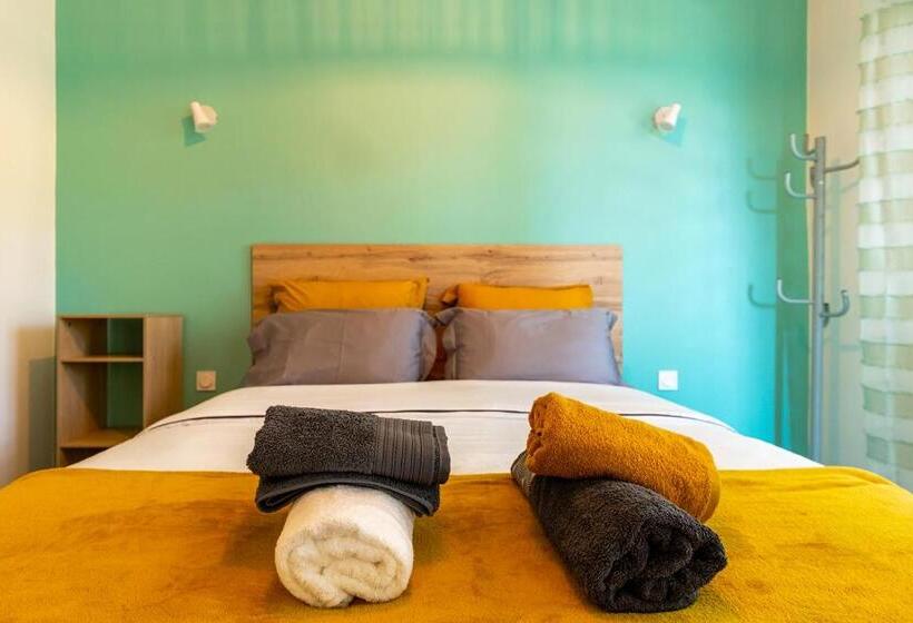 Standart Oda, La Maison Fratelli