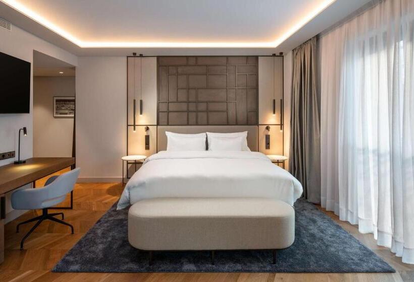 اتاق پرمیوم, Radisson Collection Hotel, Magdalena Plaza Sevilla