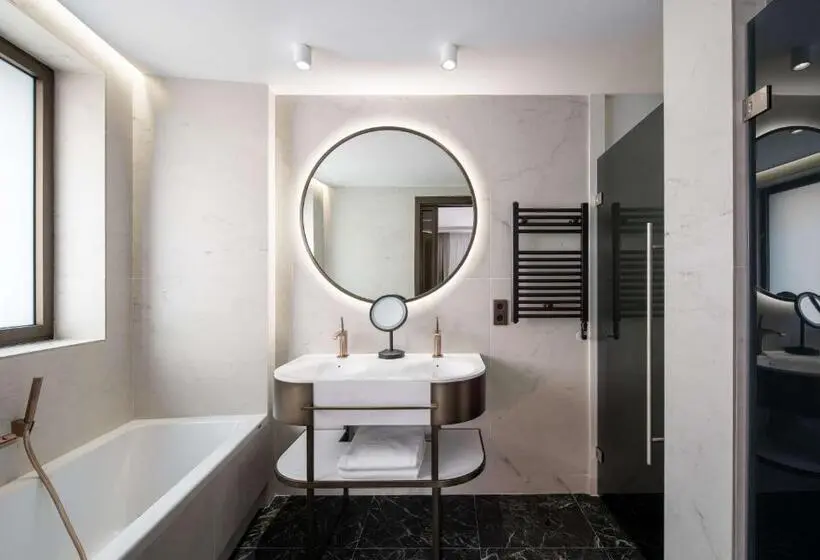 Juniorsviitti Poreallas, Radisson Collection Hotel, Magdalena Plaza Sevilla