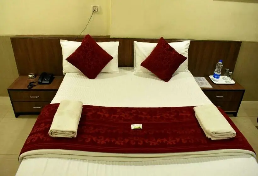 デラックスルーム, Sai Sharan Stay Inn Near Midc Turbhe, Navi Mumbai