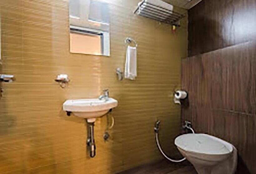 اتاق لوکس, Sai Sharan Stay Inn Near Midc Turbhe, Navi Mumbai