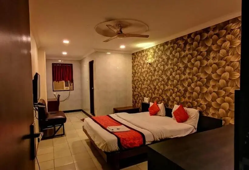 デラックスルーム, Sai Sharan Stay Inn Near Midc Turbhe, Navi Mumbai