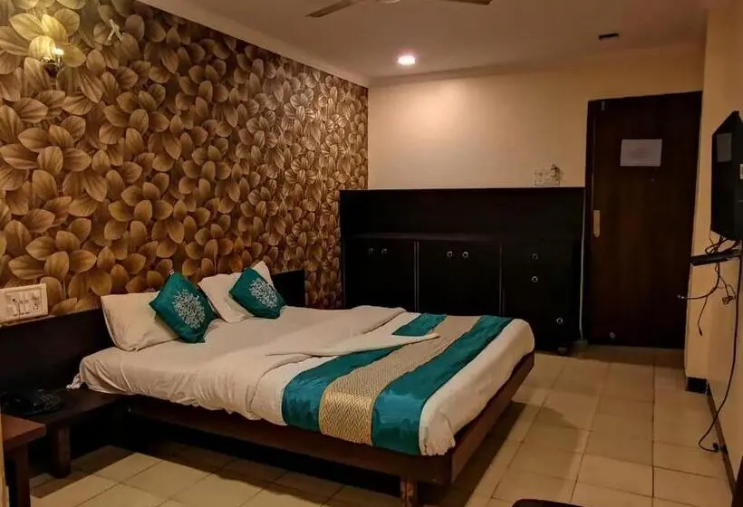 デラックスルーム, Sai Sharan Stay Inn Near Midc Turbhe, Navi Mumbai