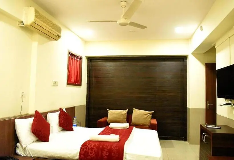 デラックスルーム, Sai Sharan Stay Inn Near Midc Turbhe, Navi Mumbai