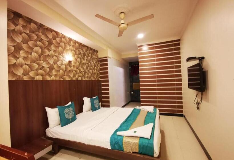 اتاق لوکس, Sai Sharan Stay Inn Near Midc Turbhe, Navi Mumbai
