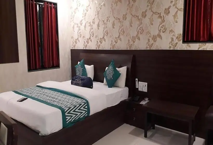 スーペリアールーム, Sai Sharan Stay Inn Near Midc Turbhe, Navi Mumbai
