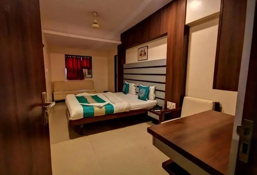スーペリアールーム, Sai Sharan Stay Inn Near Midc Turbhe, Navi Mumbai