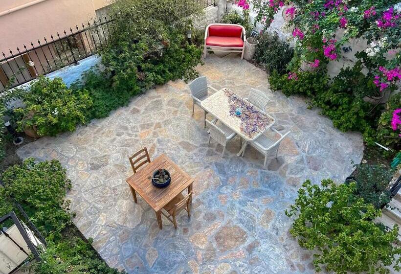 Quarto Quadruple Standart Vista Jardim, Azize Palas Apart Otel