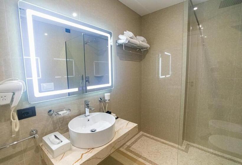 חדר דלוקס עם מרפסת נוף לים, Kraal Hotel Vlore