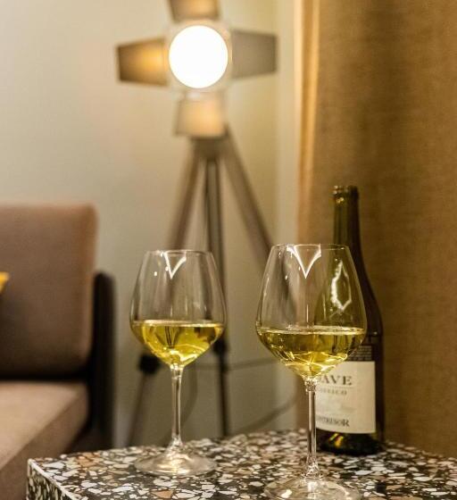 חדר דלוקס עם מרפסת נוף לים, Kraal Hotel Vlore