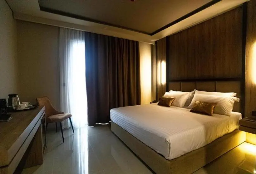 اتاق لوکس با بالکن و چشم‌انداز دریا, Kraal Hotel Vlore