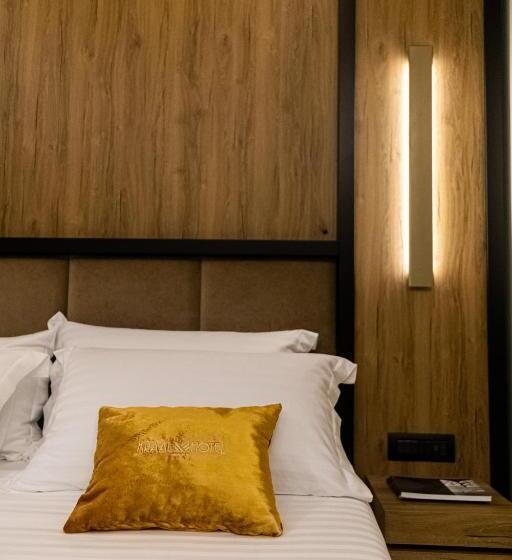 اتاق استاندارد سه نفره, Kraal Hotel Vlore