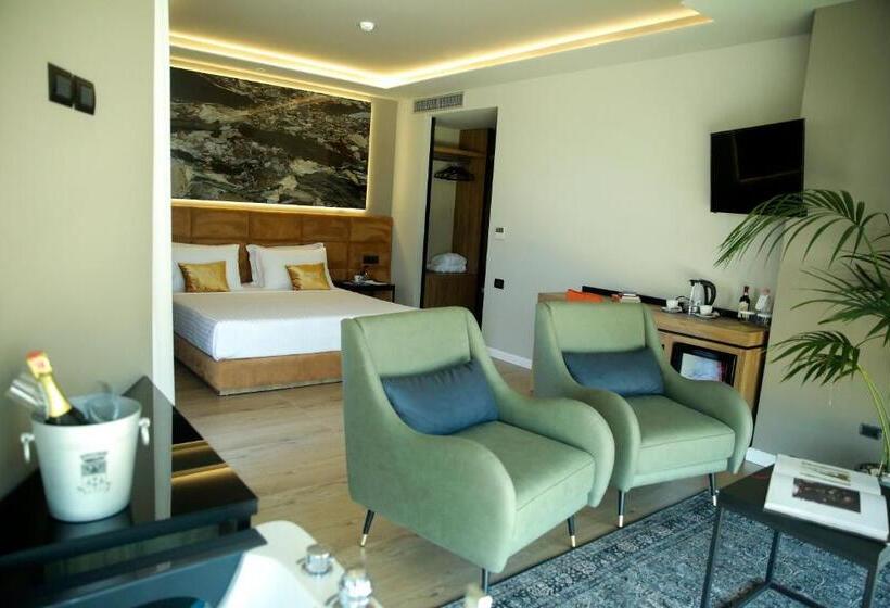 סוויטת ג'וניור נוף לים, Kraal Hotel Vlore