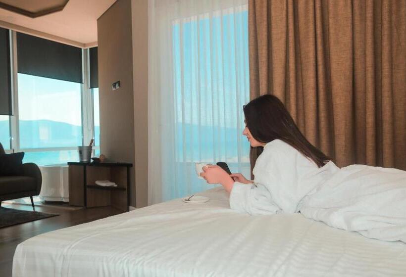 סוויטת ג'וניור נוף לים, Kraal Hotel Vlore