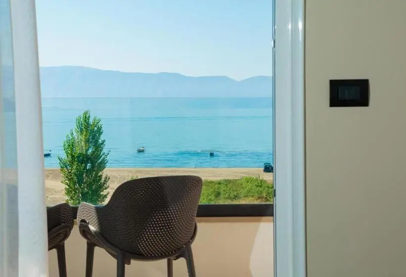سوییت با چشم‌انداز دریا, Kraal Hotel Vlore