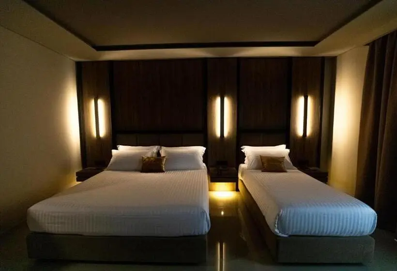 اتاق سه نفره دلوکس با چشم‌انداز دریا, Kraal Hotel Vlore