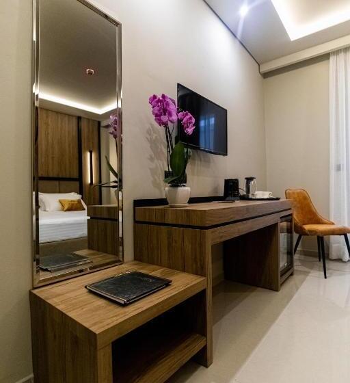 חדר סטנדרט לארבעה, Kraal Hotel Vlore