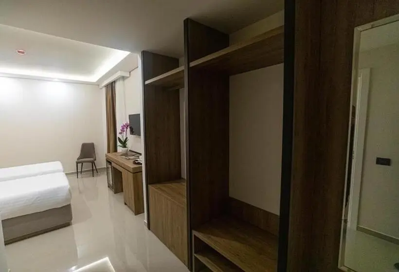 اتاق استاندارد چهار تخته, Kraal Hotel Vlore