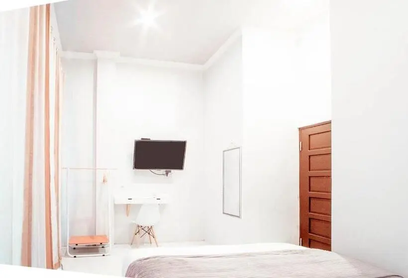 اتاق استاندارد, Krisan Guest House Syariah Banjarbaru Mitra Reddoorz