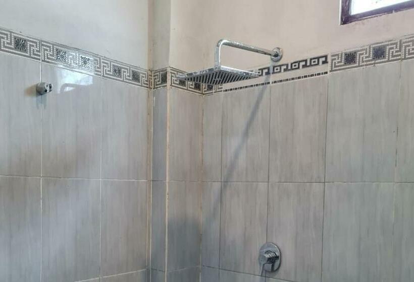 جناح, Krisan Guest House Syariah Banjarbaru Mitra Reddoorz