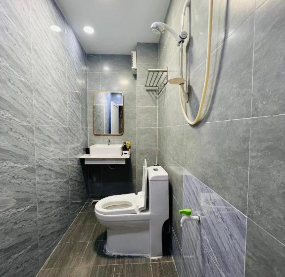 Deluxe Suite King Bed, Mis Hostel Cần Thơ