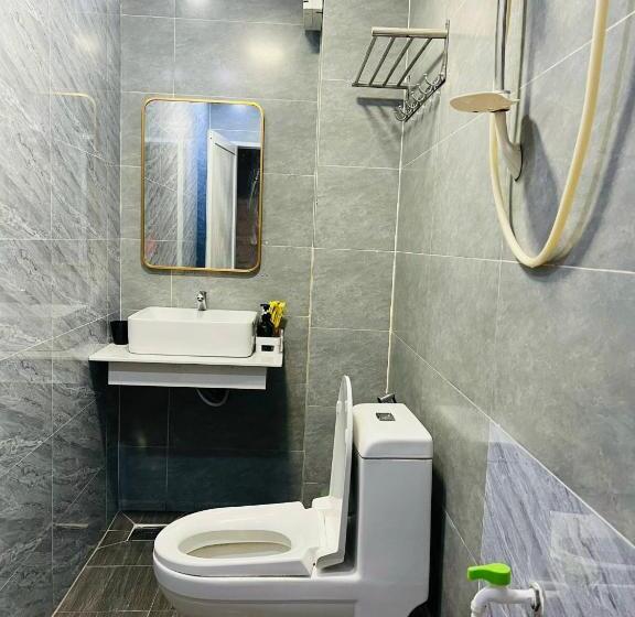 Deluxe Suite King Bed, Mis Hostel Cần Thơ