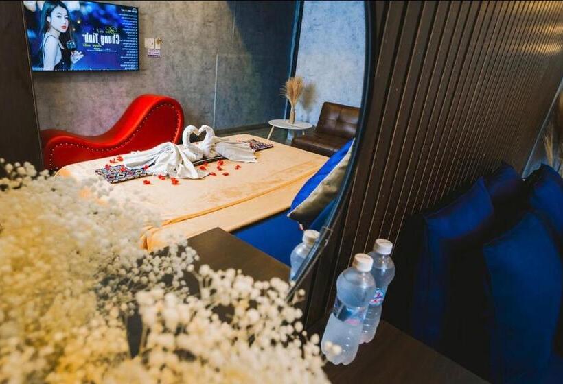 Deluxe Suite King Bed, Mis Hostel Cần Thơ