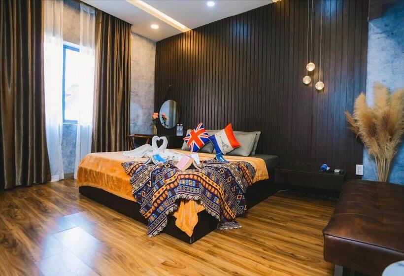 Deluxe Suite King Bed, Mis Hostel Cần Thơ