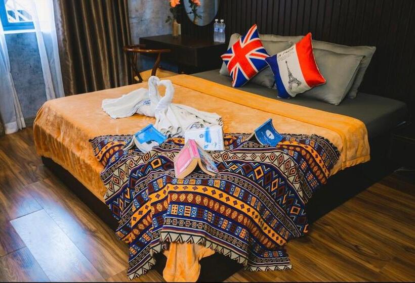 Deluxe Suite King Bed, Mis Hostel Cần Thơ