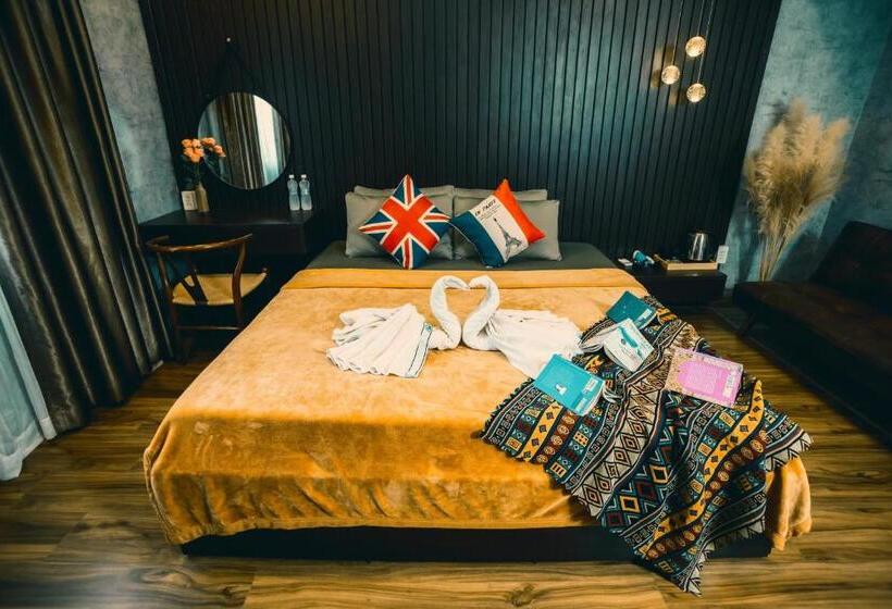 Deluxe Suite King Bed, Mis Hostel Cần Thơ