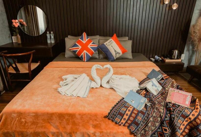 Deluxe Suite King Bed, Mis Hostel Cần Thơ