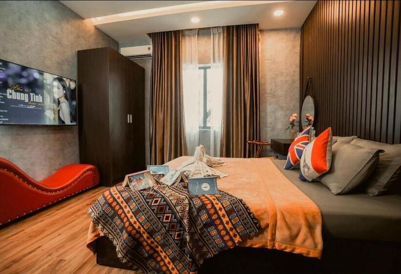 Deluxe Suite King Bed, Mis Hostel Cần Thơ