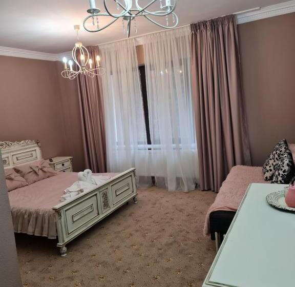 コンフォートトリプルルーム, Pensiunea Baroc