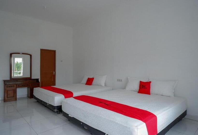 Семейный Номер, Reddoorz Syariah Near Ums Solo