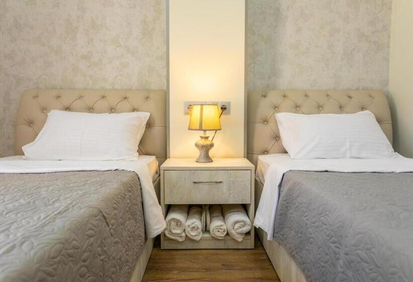 اتاق لوکس, Rustaveli