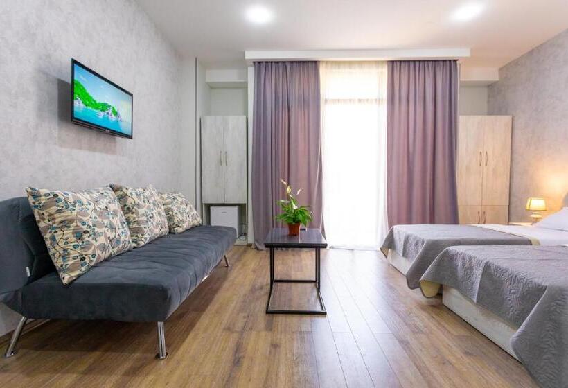 اتاق لوکس, Rustaveli