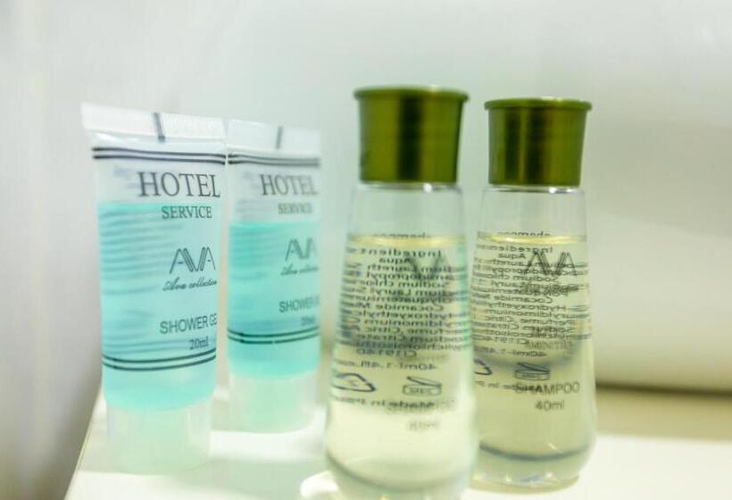 اتاق استاندارد سه تخته با بالکن, Rustaveli