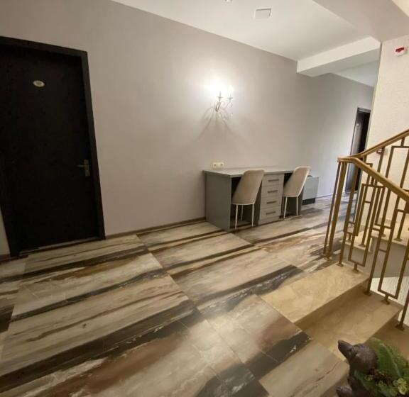 آپارتمان 1 خوابه با بالکن, Rustaveli