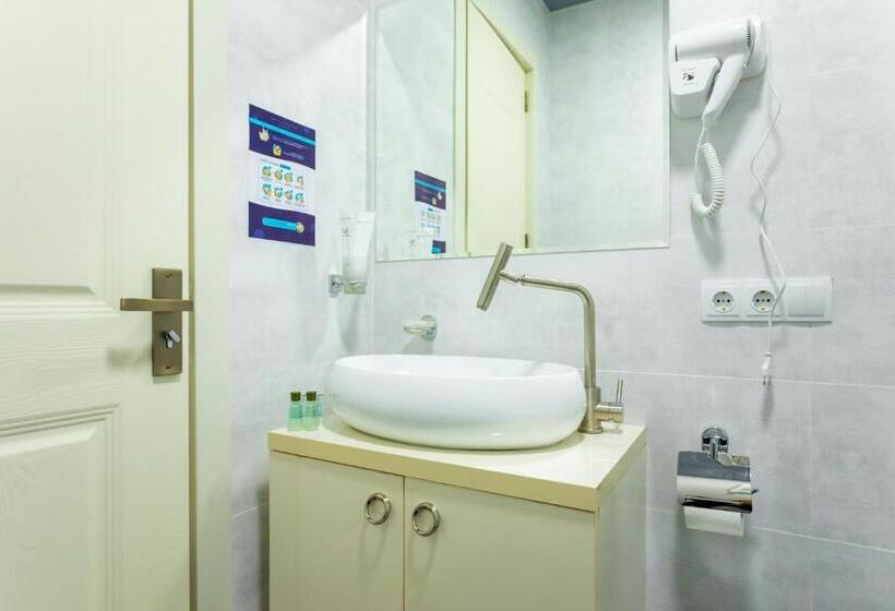 اتاق لوکس, Rustaveli