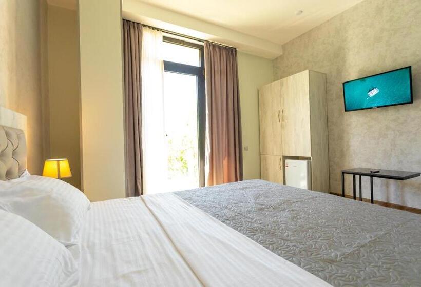 اتاق لوکس, Rustaveli