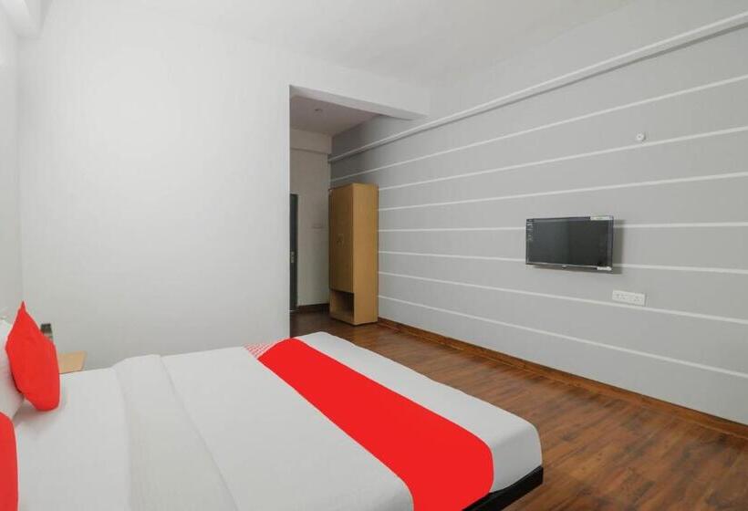 غرفة كلاسيكية ثلاثية, Townhall