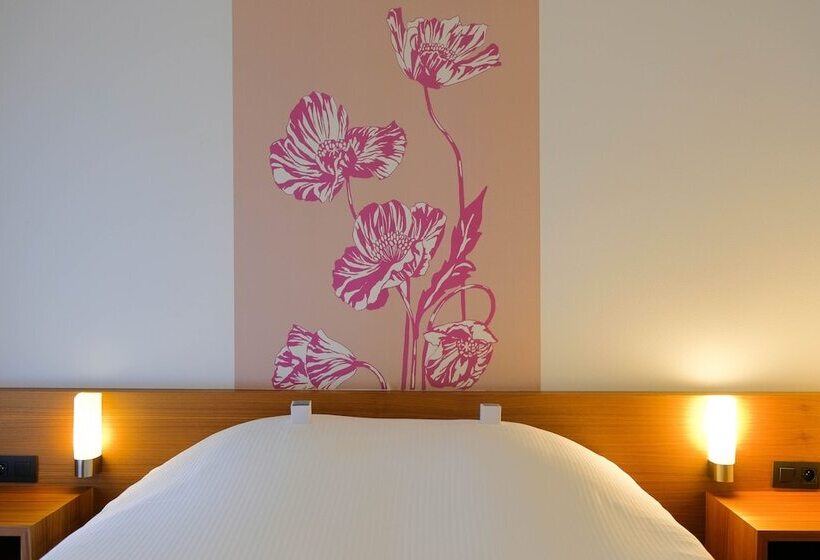 Номер Basic, Corbie Mol