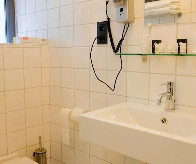 Camera Basic, Corbie Mol