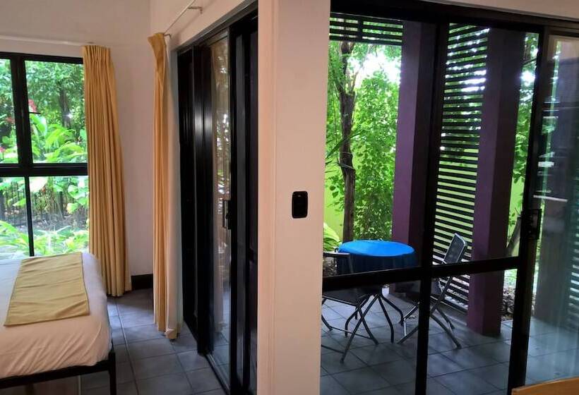 スタンダードスタジオ, Dreamcatcher Beach Side Apartments