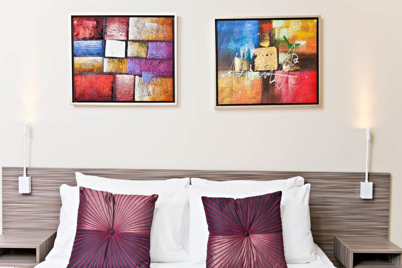 غرفة عائلية, 28