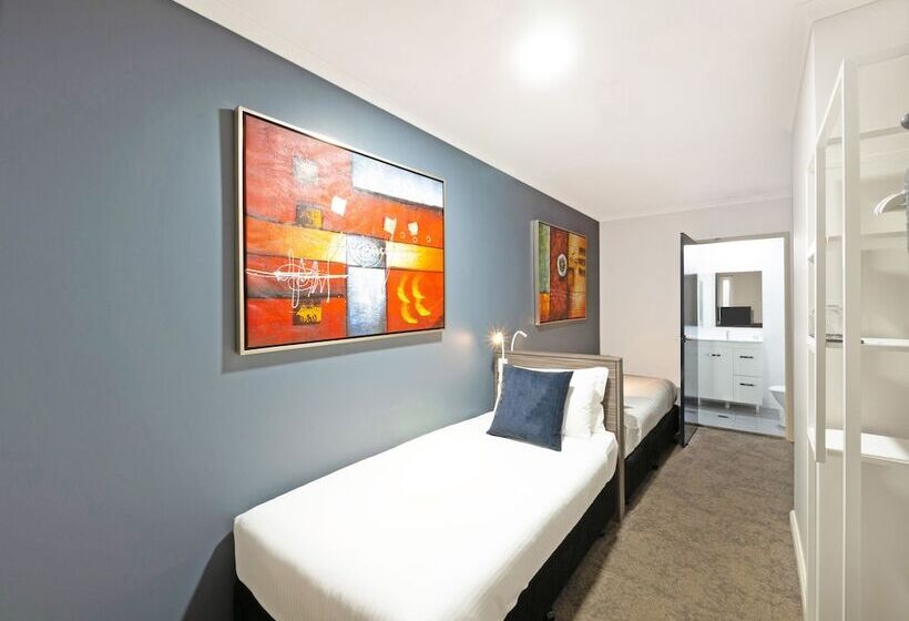 غرفة قياسية, 28