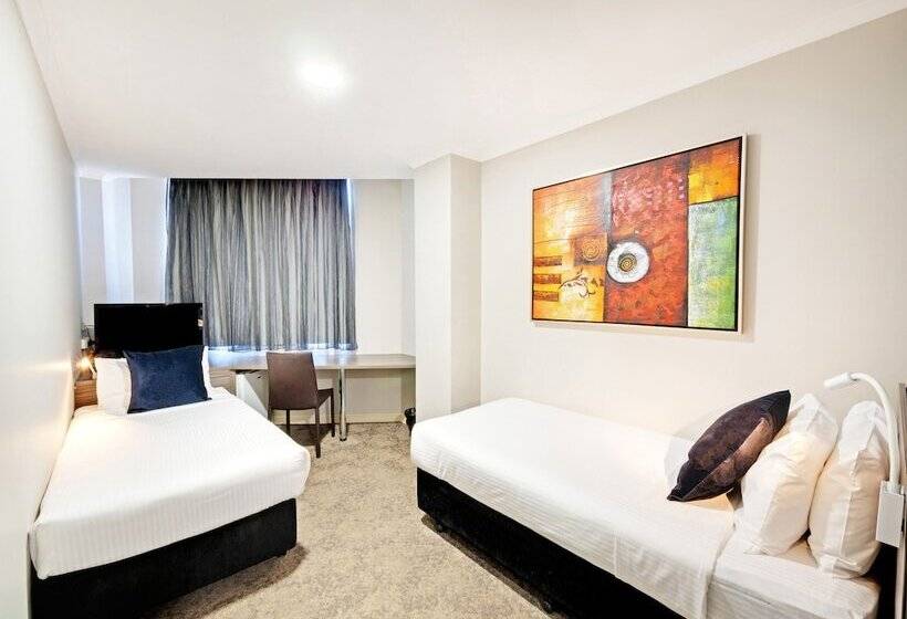 Quarto Estandar, 28
