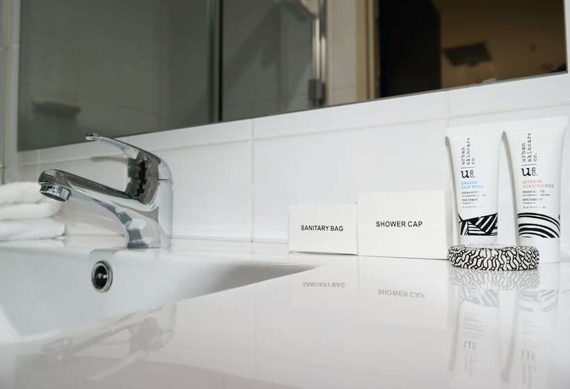 غرفة عائلية, 28